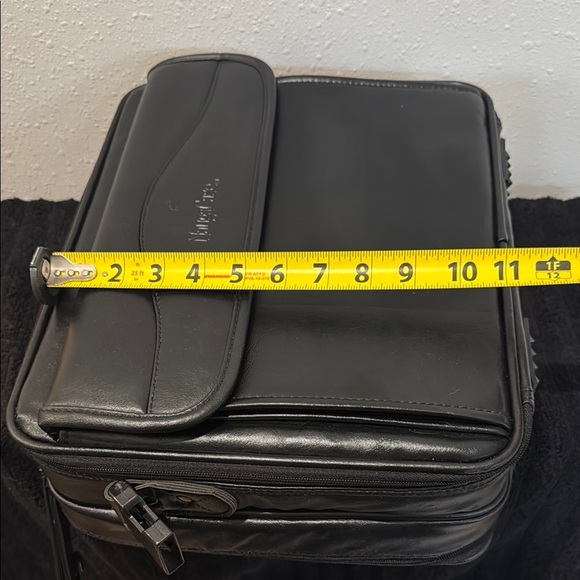 Black Leather Laptop Bag with Sturdy Handle and Flap Closure - Picture 2 of 12